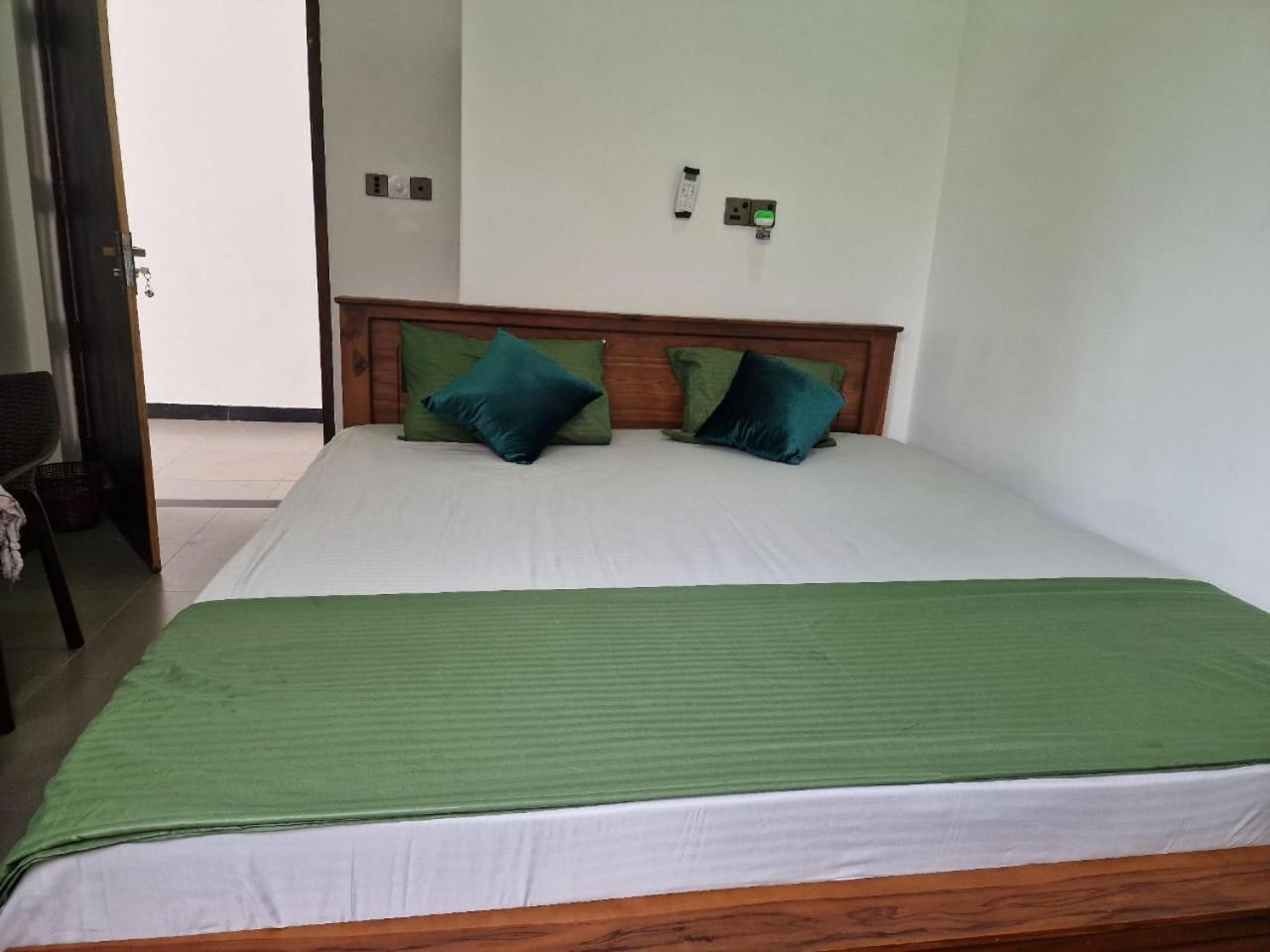 Javi Holiday Home Trincomalee Εξωτερικό φωτογραφία
